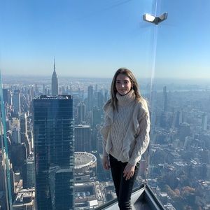 Meet your Posher, Alev